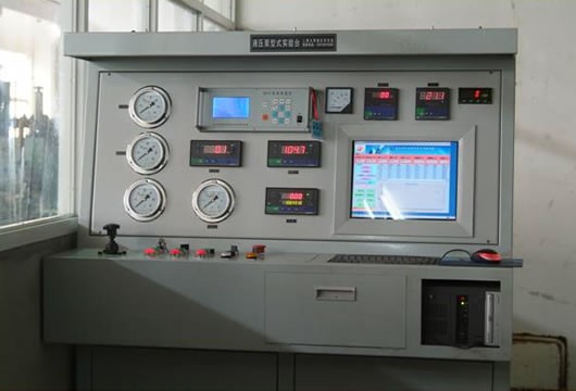 Piston pump test console